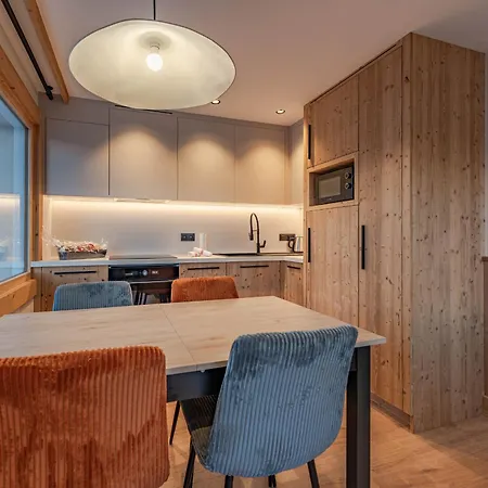 Apartament Alpin Renove Proche Pistes Et Commerces - - Fr-1-613a-42 Courchevel